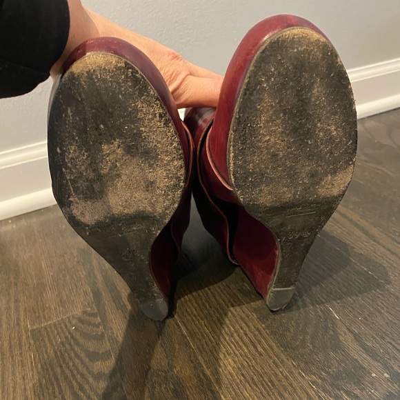 LD Tuttle The Haunt booties in Blood - Picture 6 of 7